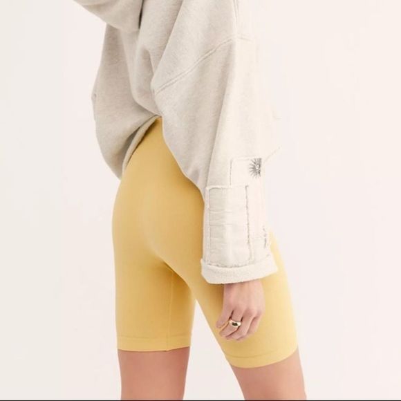 Free people Seamless Rib Bike Short in mellow yellow - Picture 3 of 3